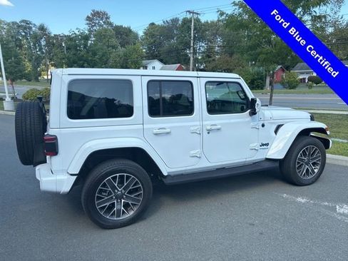 Used 2022 Jeep Wrangler Unlimited Sahara image 5