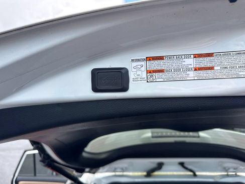 Used 2014 Toyota RAV4 Limited w/ Technology Package AWD/4WD image 10