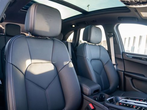 New 2026 Porsche Macan AWD/4WD image 27