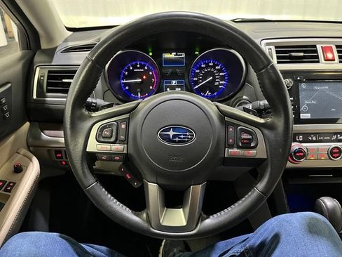 Used 2017 Subaru Outback 2.5i Limited AWD/4WD image 18