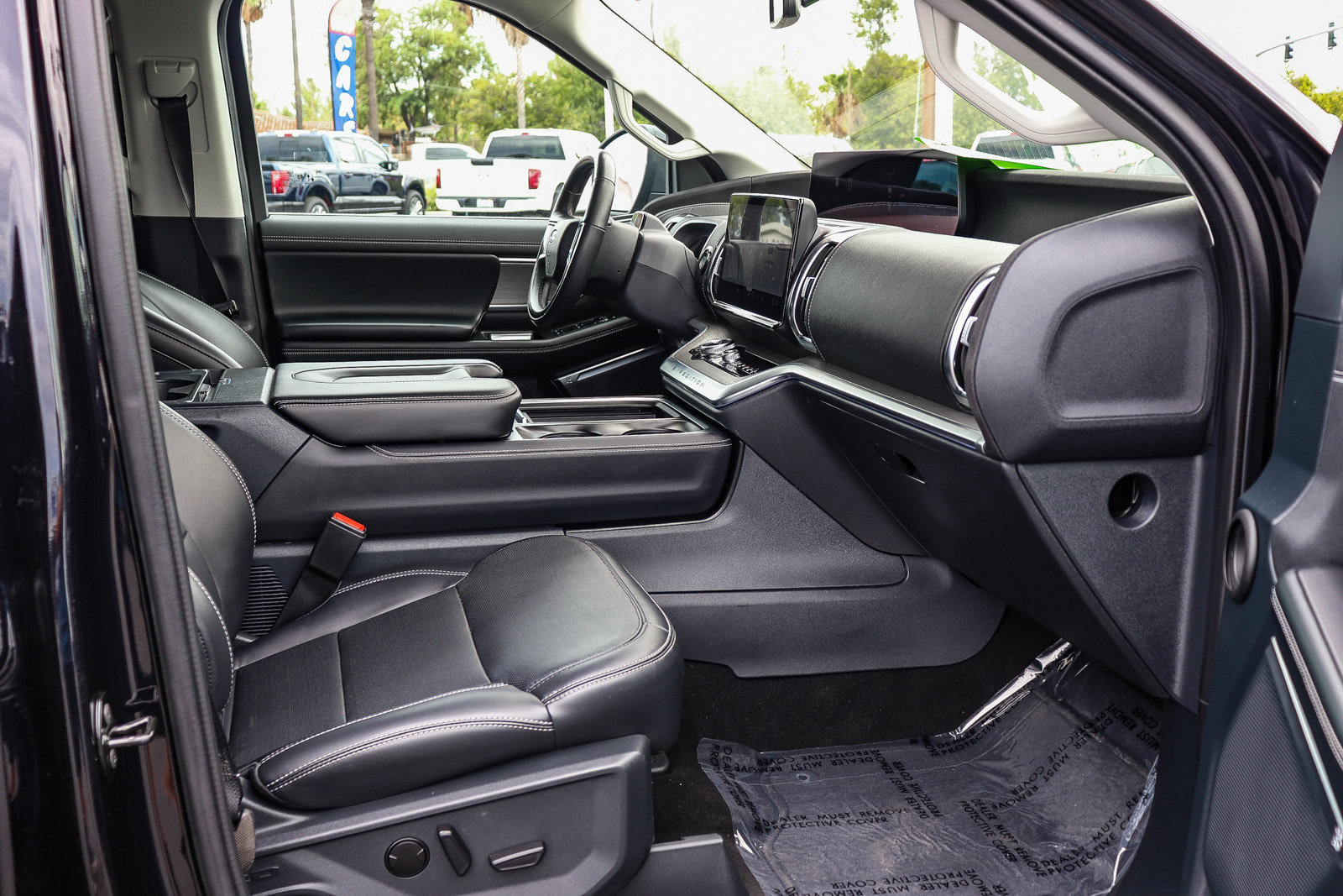 Certified 2025 Ford Expedition Platinum AWD/4WD image 16
