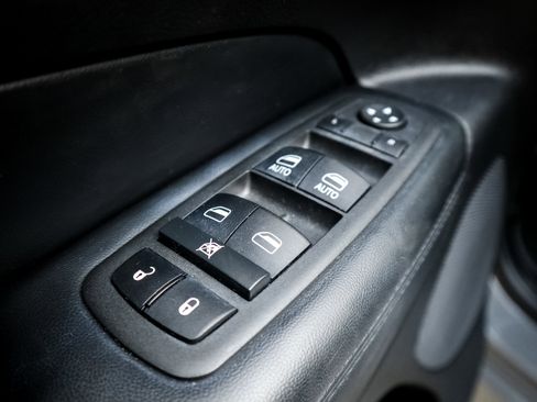 Used 2022 Jeep Grand Cherokee Laredo X AWD/4WD image 15