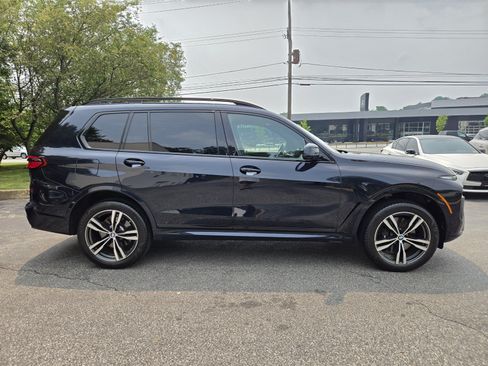 Used 2023 BMW X7 xDrive40i w/ M Sport Package AWD/4WD image 6