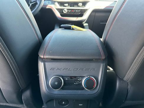 Used 2025 Ford Explorer ST-Line AWD/4WD image 25