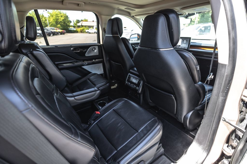 Used 2020 Lincoln Aviator Reserve w/ Equipment Group 202A AWD/4WD image 32