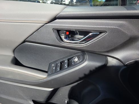 Certified 2024 Subaru Crosstrek 2.5i Limited w/ Crosstrek Mirror Package AWD/4WD image 17