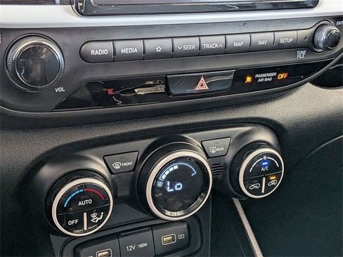 Used 2022 Hyundai Venue Limited image 22