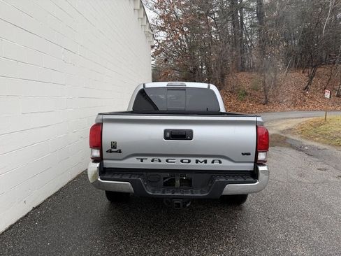 Used 2022 Toyota Tacoma SR5 image 18