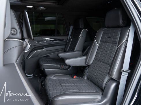Used 2023 Cadillac Escalade V image 32