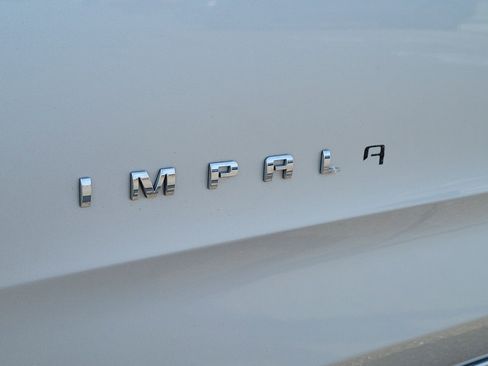 Used 2018 Chevrolet Impala LT FWD image 6