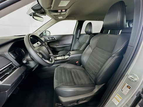 Used 2025 Mitsubishi Outlander SE AWD/4WD image 13