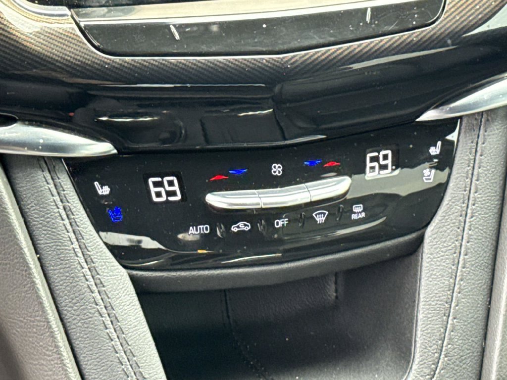 Used 2024 Cadillac XT6 Sport w/ Platinum Package AWD/4WD image 34