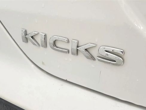 Used 2023 Nissan Kicks S FWD image 17