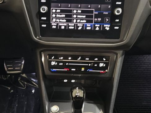 Certified 2024 Volkswagen Tiguan SE R-Line w/ MDO Package, Three-Row FWD image 33