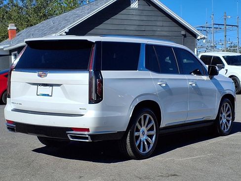 Used 2022 Cadillac Escalade Premium Luxury Platinum w/ Heavy-Duty Trailer Package image 7