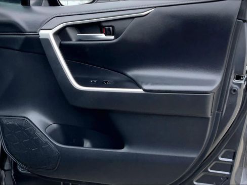 Used 2023 Toyota RAV4 Limited image 23