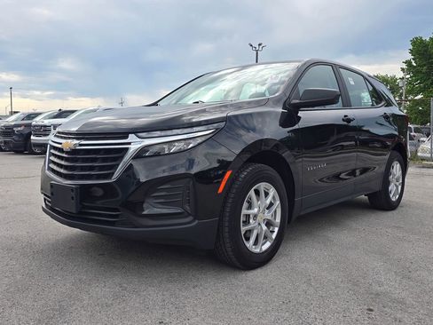 Used 2022 Chevrolet Equinox LS AWD/4WD image 3