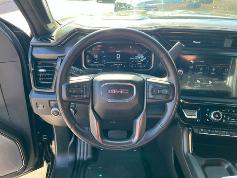 Used 2025 GMC Sierra 2500 AT4X image 17