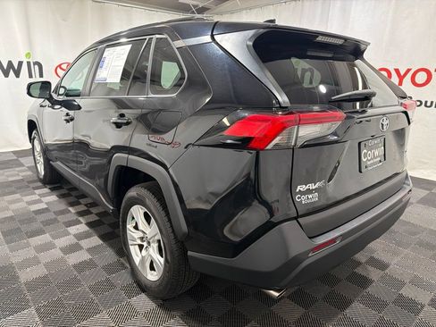 Used 2021 Toyota RAV4 XLE AWD/4WD image 5
