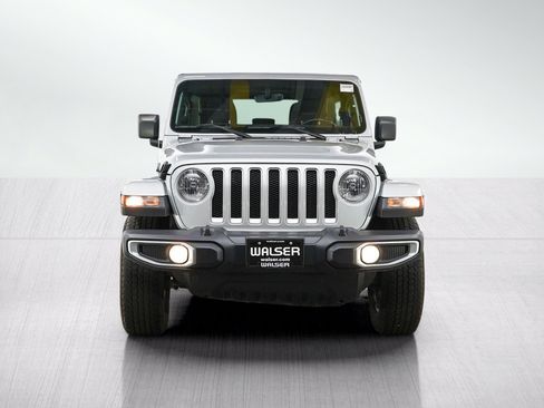 Used 2023 Jeep Wrangler Unlimited Sahara w/ Cold Weather Group AWD/4WD image 8