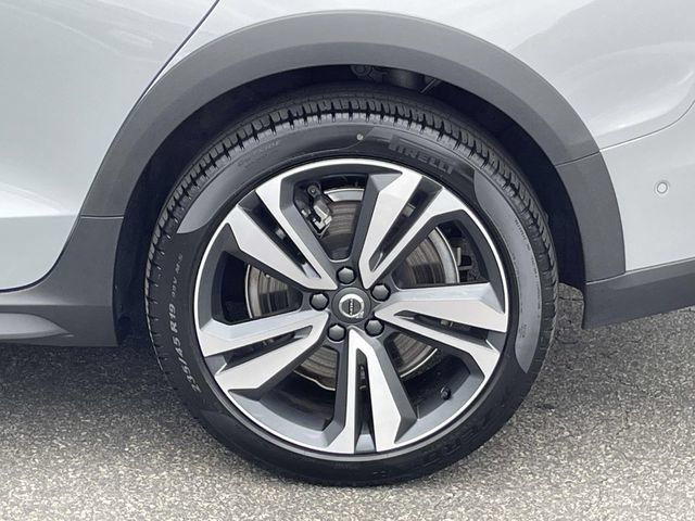 Certified 2024 Volvo V60 B5 Cross Country Plus w/ Climate Package AWD/4WD image 10