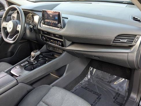 Used 2024 Nissan Rogue SV FWD image 21