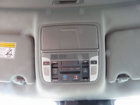 Used 2017 Acura MDX SH-AWD w/ Technology Package image 29