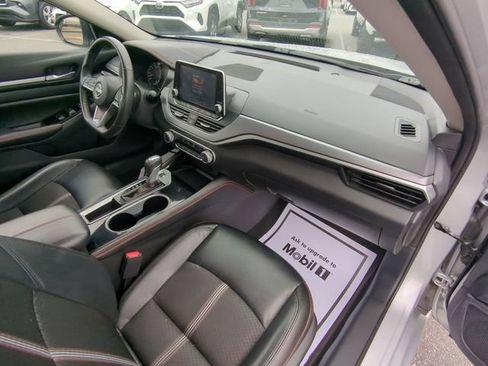 Used 2024 Nissan Altima 2.5 SR FWD image 40