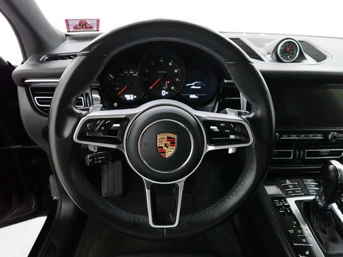 Used 2019 Porsche Macan AWD/4WD image 18