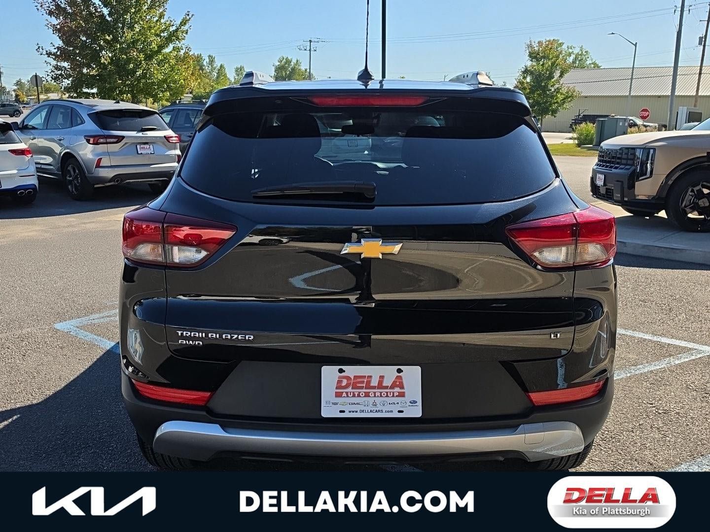 Used 2023 Chevrolet TrailBlazer LT w/ Driver Confidence Package AWD/4WD image 4