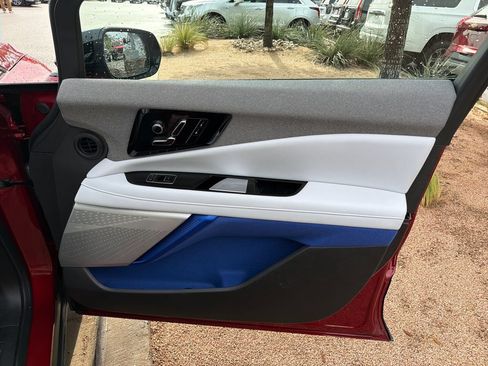 Used 2025 Cadillac Optiq Sport 1 w/ LPO, Floor Liner Package AWD/4WD image 40