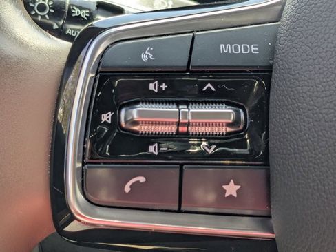 Used 2024 Kia Sorento SX Prestige w/ Olive Brown Leather Package image 9