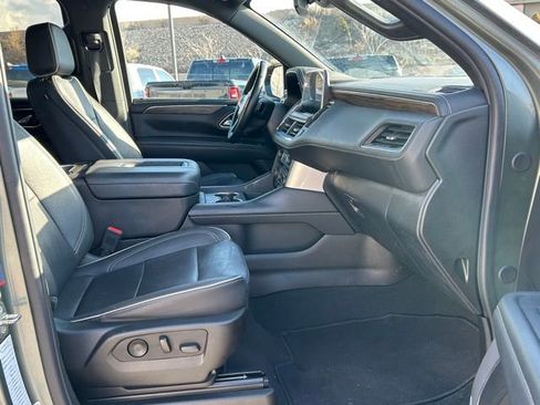 Used 2023 Chevrolet Suburban Premier AWD/4WD image 13