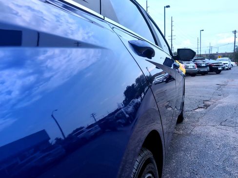 Used 2023 Hyundai Elantra Limited w/ Winter Weather Package image 10