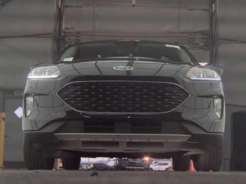 Used 2020 Ford Escape SEL image 3