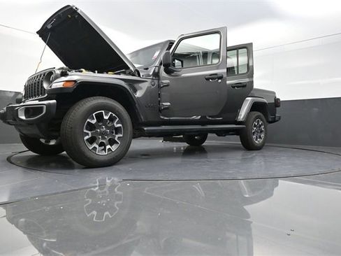 New 2025 Jeep Gladiator Sport w/ Premium Package image 27