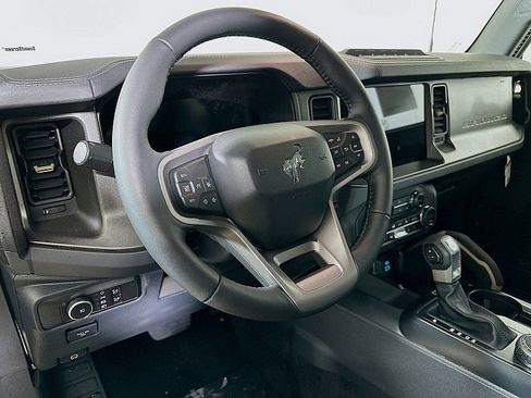 New 2025 Ford Bronco Badlands w/ Sasquatch Package image 9