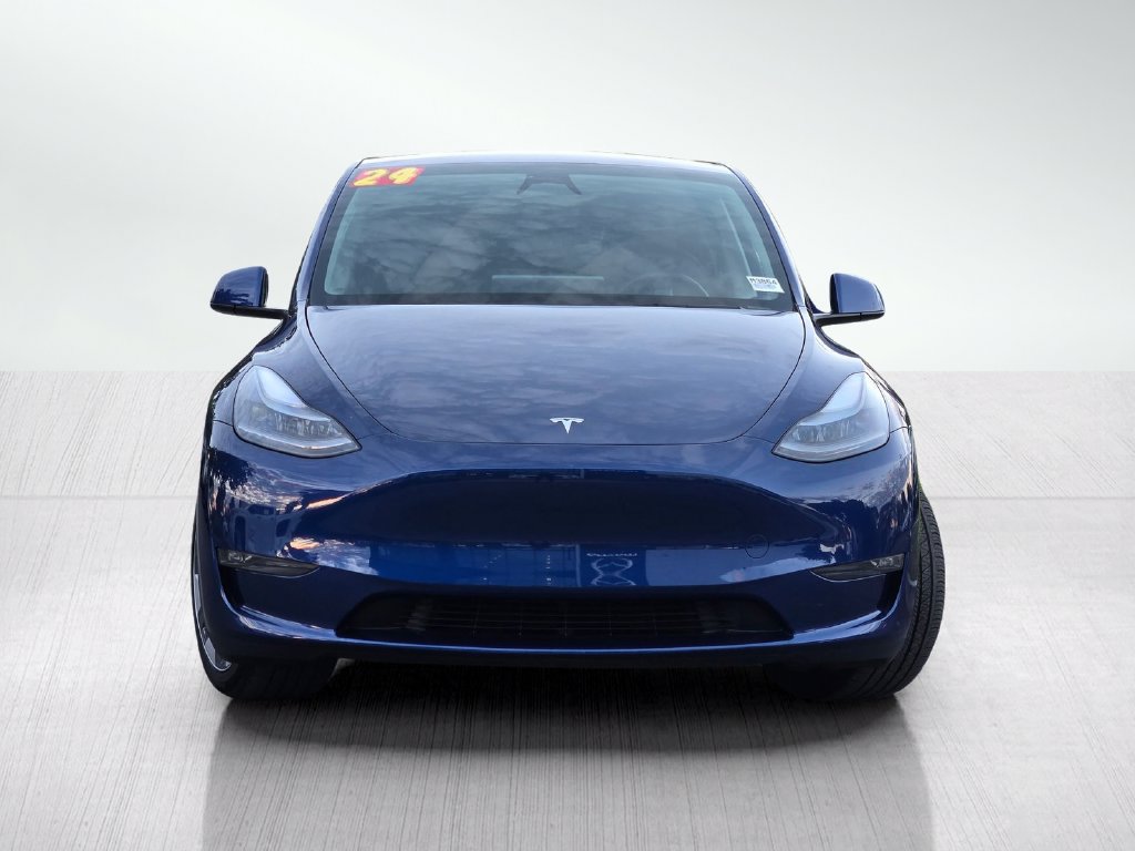 Used 2024 Tesla Model Y Long Range AWD/4WD image 2