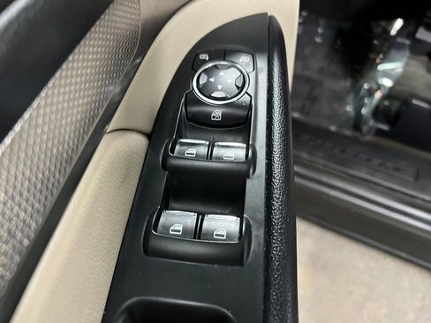 Used 2018 Ford Explorer XLT w/ Equipment Group 202A image 22