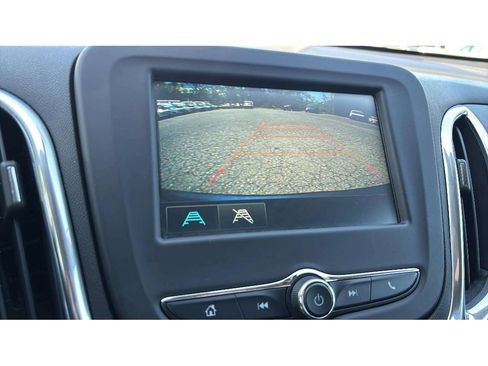 Used 2018 Chevrolet Equinox LT AWD/4WD image 17
