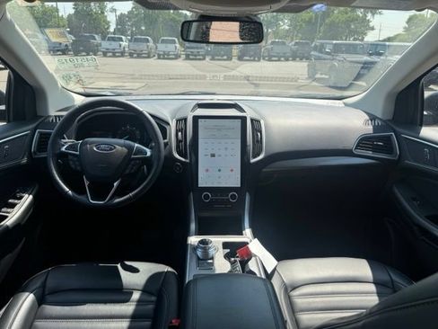 Certified 2024 Ford Edge SEL w/ Convenience Package AWD/4WD image 2