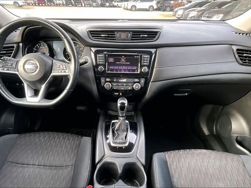 Used 2018 Nissan Rogue SV image 13