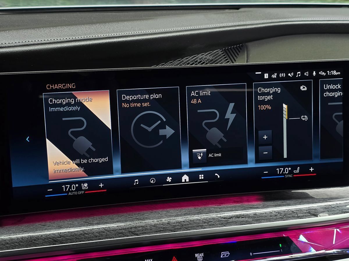 Used 2024 BMW i7 xDrive60 AWD/4WD image 52