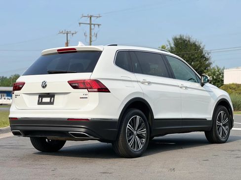 Used 2018 Volkswagen Tiguan SEL AWD/4WD image 5