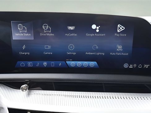 New 2026 Cadillac Optiq Luxury 1 RWD image 24