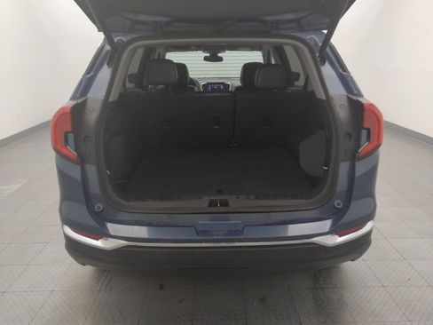 Used 2024 GMC Terrain SLT image 29