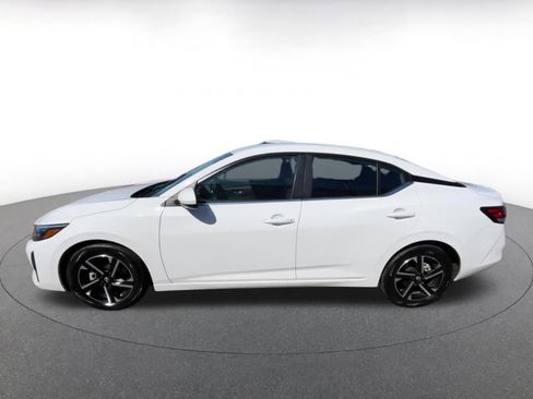 Used 2025 Nissan Sentra SV FWD image 8