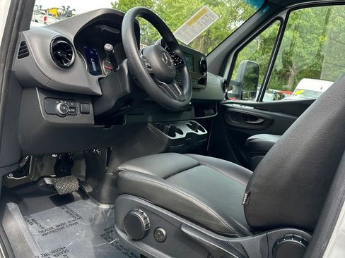 Used 2024 Mercedes-Benz Sprinter 3500 image 9