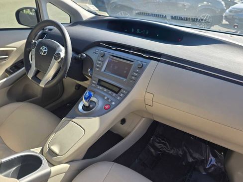 Used 2015 Toyota Prius Two FWD image 11