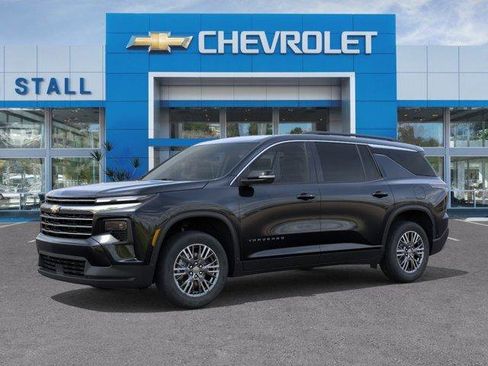 Used 2026 Chevrolet Traverse LT w/ Driver Confidence Package FWD image 2